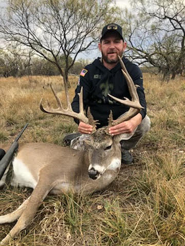 Whitetail Trophy Hunts and Packages at Schmidt Double T Ranches